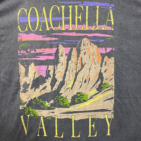 Coachella Valley Vintage-Style Graphic Design T-Shirt 2XL - Picture 2 of 4